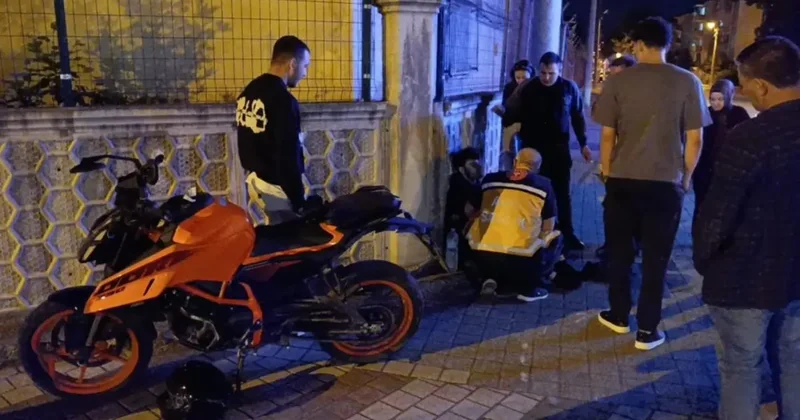 Kontrolden çıkan motosiklet duvara çarptı: 1 yaralı
