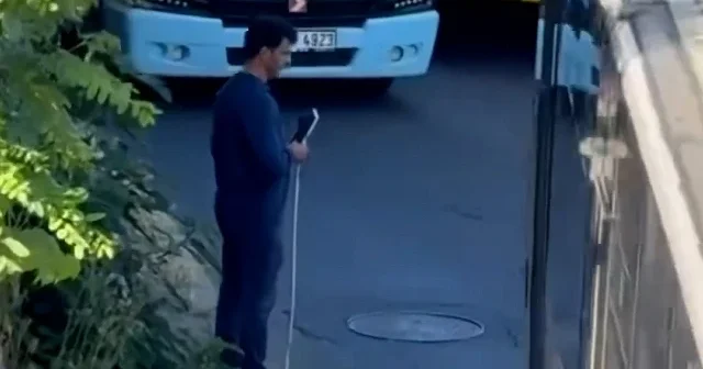 Görme engelli vatandaşa kimse yol vermedi VİDEO İZLE