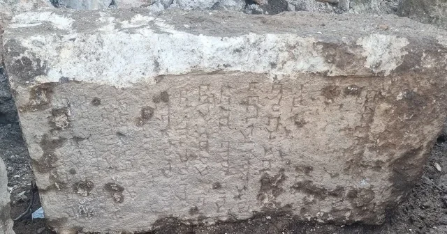 Mardin de tarihi taş bloklar bulundu VİDEO İZLE