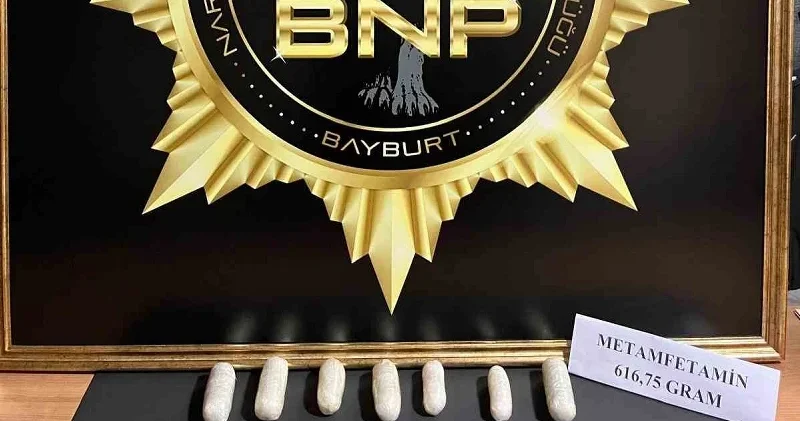 Şüphelinin eşyalarının arasında bulundu: Bayburt’ta 616,75 gram metamfetamin ele geçirildi Gündem Haberleri