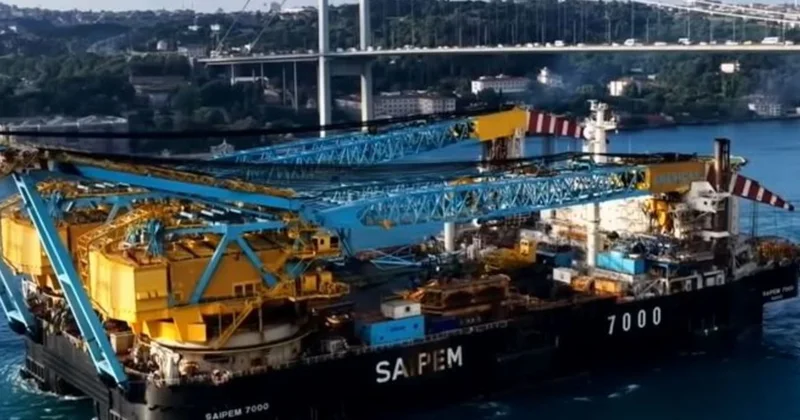 Boğaz da tüm ulaşım kapatıldı: 138 metre yüksekliğindeki dev İstanbul da Sözcü Gazetesi