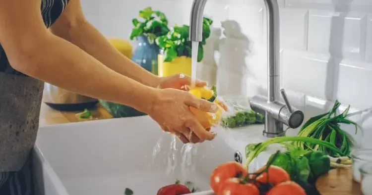 Asla yıkanmaması gereken 15 yiyecek! Sakın bu hatayı artık yapmayın