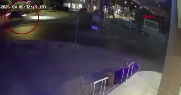 Otomobil, kavşakta takla attı; 2 si ağır 3 yaralı
