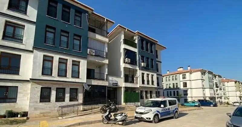 Kızı tarafından tabancayla vurulmuş halde bulunan kadın hastanede öldü