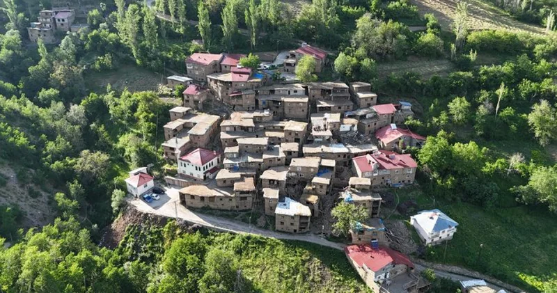 Yamaçlara kurulmuş! Bitlis in 300 yıllık mirası