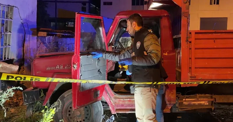 SON DAKİKA… Erzurum’da kamyonet faciası! 5 yaşındaki Burak Ayaz Erdem’in feci sonu: Araç ve duvarın arasında sıkışıp...