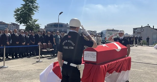 Duruşmada kalp krizi geçirip hayatını kaybeden Cumhuriyet savcısı için tören yapıldı (2) Kocaeli Haberleri Habertürk Yerel Haberler