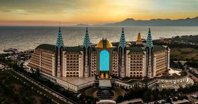 Alman Bild, Delphin Imperial’i Antalya’nın en iyi otelleri arasında gösterdi