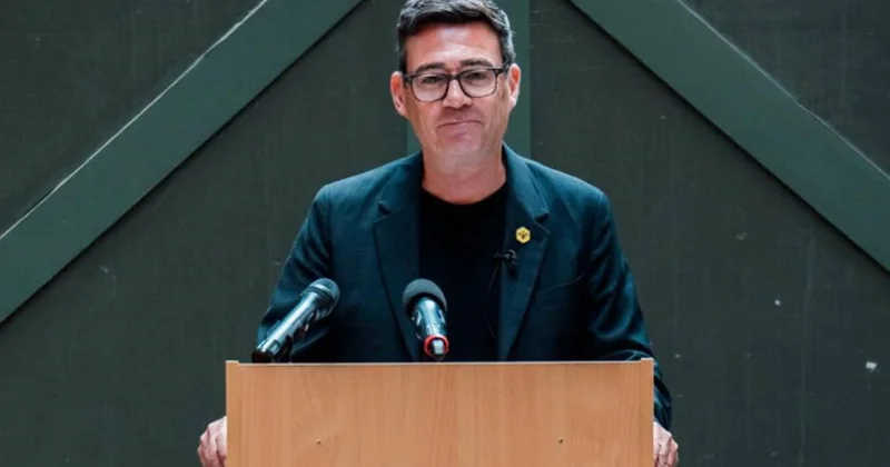 İngiltere de İşçi Partisi nin yeni lideri ve yeni başbakan Andy Burnham oldu