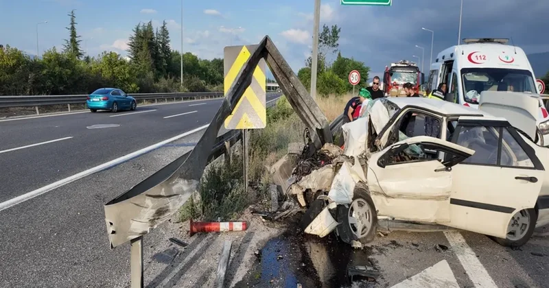 Anadolu Otoyolu nda otomobil bariyere çarptı 3 yaralı