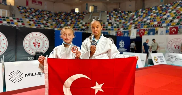 Sakaryalı sporcular Kocaeli den madalyalar ile döndü Sakarya Haberleri Habertürk Yerel Haberler