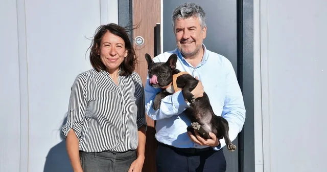 Şiddet gören köpeği Başkan Mesut Akbıyık sahiplendi Balıkesir Haberleri Habertürk Yerel Haberler