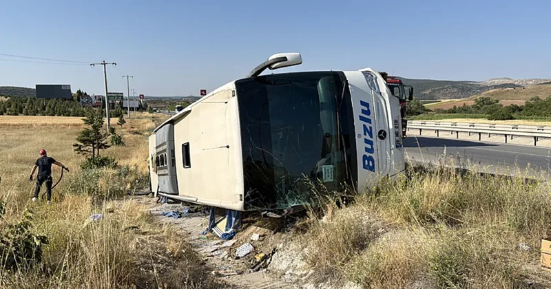 Eskişehir de yolcu otobüsü şarampole devrildi: 20 kişi yaralandı