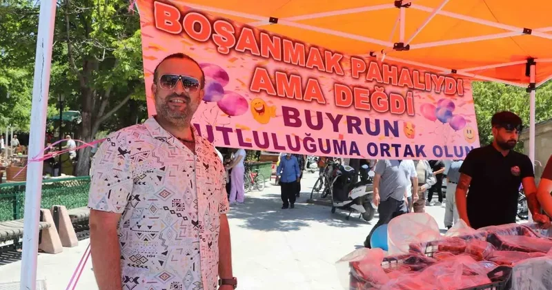 Karaman’da 11 yıllık evliliği sona eren gurbetçi, lokma dağıtarak boşanmasını kutladı