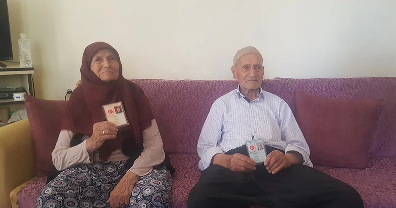 100 yaşındaki çift uzun yaşamanın sırrını açıkladı: Bu 3 şeyi sofradan eksik etmiyorlar Sözcü Gazetesi
