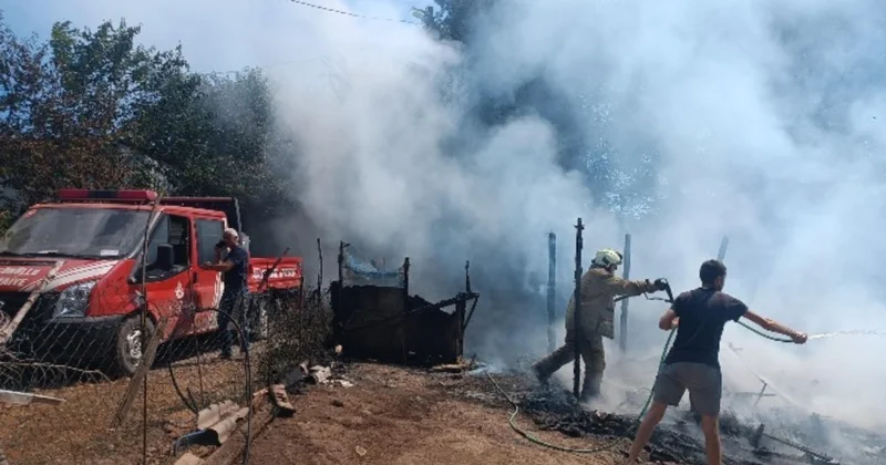 Silivri de bir çiftliğin odunluğunda çıkan yangın kulübeye sıçradı Sözcü Gazetesi