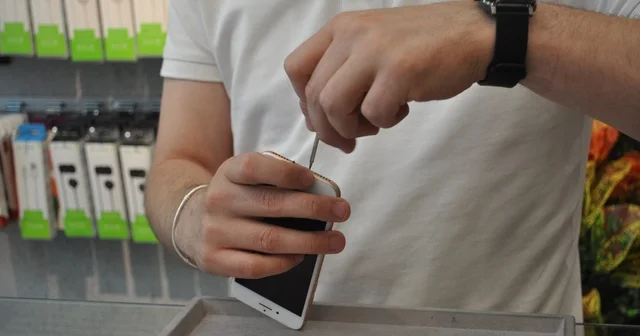 Sıcaklarda cep telefonunuzu uzun süre şarjda bırakmayın Erzincan Haberleri Habertürk Yerel Haberler
