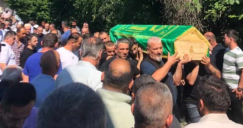 İstanbul’da kazada ölen genç, Zonguldak’ta son yolculuğuna uğurlandı