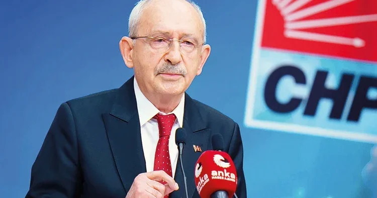 CHP de hem ihraç hem Özel e çağrı: Gelin CHP içinde kalın