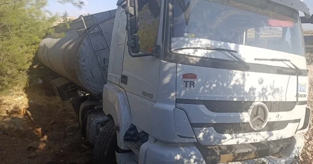 Gelin konvoyuna çarpmamak için manevra yapan tanker yoldan çıktı Gaziantep Haberleri Habertürk Yerel Haberler