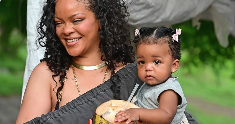 Rihanna çocuklarına memleketi Barbados’un tatlarını tanıttı