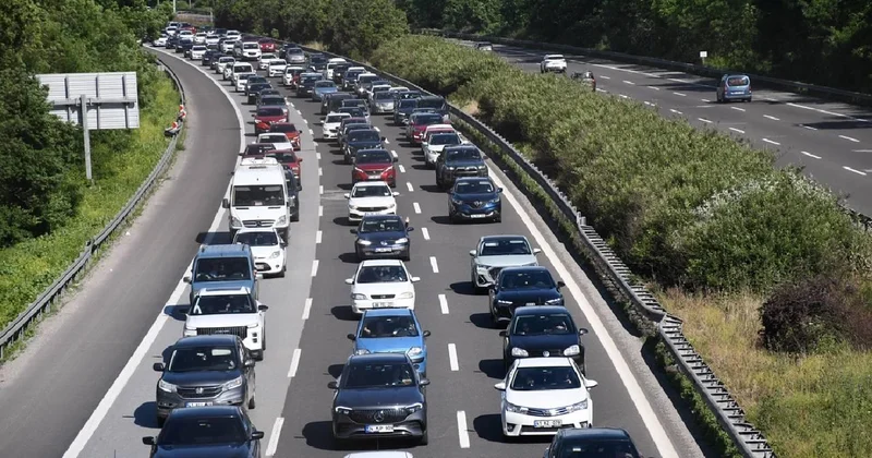 Trafikteki araç sayısı 207 bin 508 arttı
