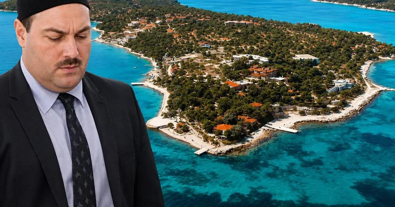 Ege nin Maldivleri olarak bilinen Kalem Adası nın bir bölümü Kuriş ailesinin çıktı