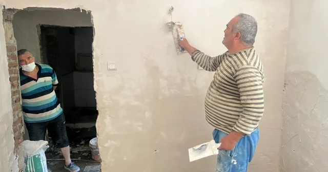 Başkan Başdeğirmen den, talepte bulunan aileye sıva ve beton desteği Isparta Haberleri Habertürk Yerel Haberler