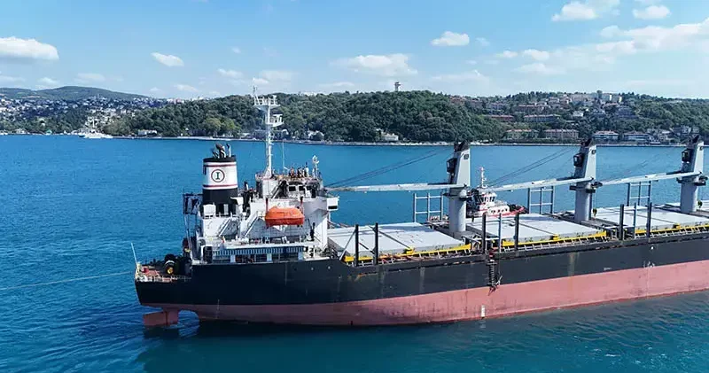 Rusya da İHA saldırısına uğrayan gemi İstanbul Boğazı ndan geçti