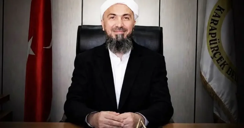 Sarıklı, cübbeli, sakallı... Belediye Başkanı nı görmek için akın ediyorlar