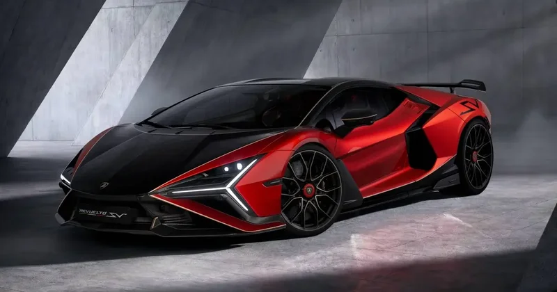 Lamborghini tarihinin en güçlü ve hızlı seri üretim modeli: Revuelto SV tanıtıldı