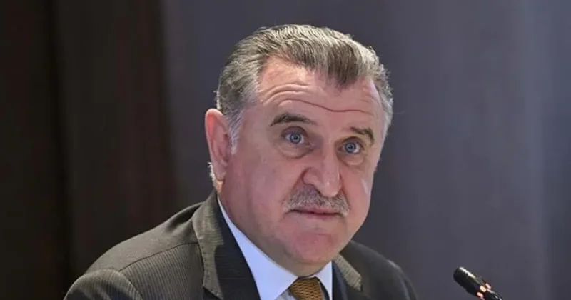 Bakan Bak: Hiçbir forma çocuğumuzun kalbinden daha kıymetli değil