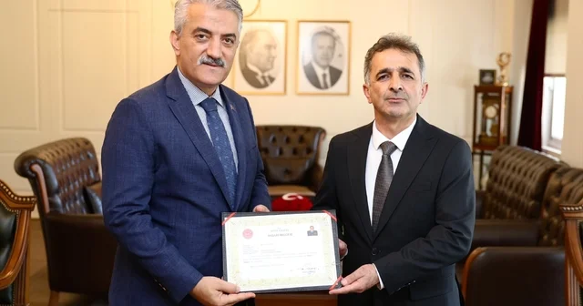 Tuğgeneral Mustafa Tetik e başarı belgesi Tetik ten Vali Makas a veda etti Düzce Haberleri Habertürk Yerel Haberler