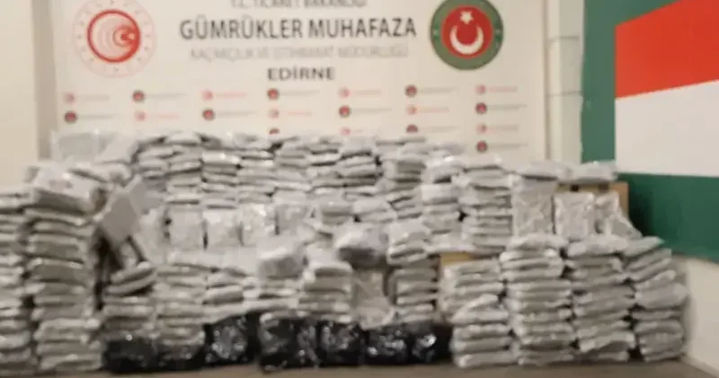 Kapıkule Gümrük Kapısı nda 810 kilo esrar ele geçirildi