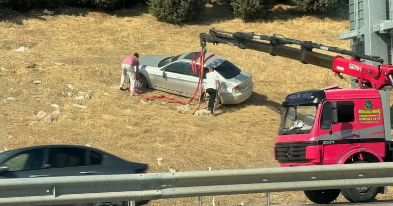 Bursa da otomobil bariyerleri aşarak tarlaya uçtu