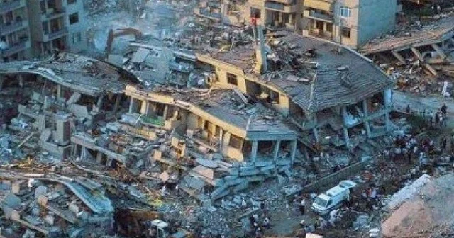 17 Ağustos depreminde bölgede görev yapan itfaiyeciler o günleri anlattı İzmir Haberleri Habertürk Yerel Haberler