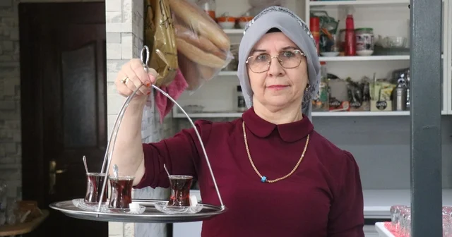 Önyargıları çay bardağında eritti: 5 çocuk annesi kıraathane işleterek aile geçindiriyor Eşini kaybeden 5 çocuk annesinin yaşam mücadelesi Sakarya Haberleri Habertürk Yerel Haberler