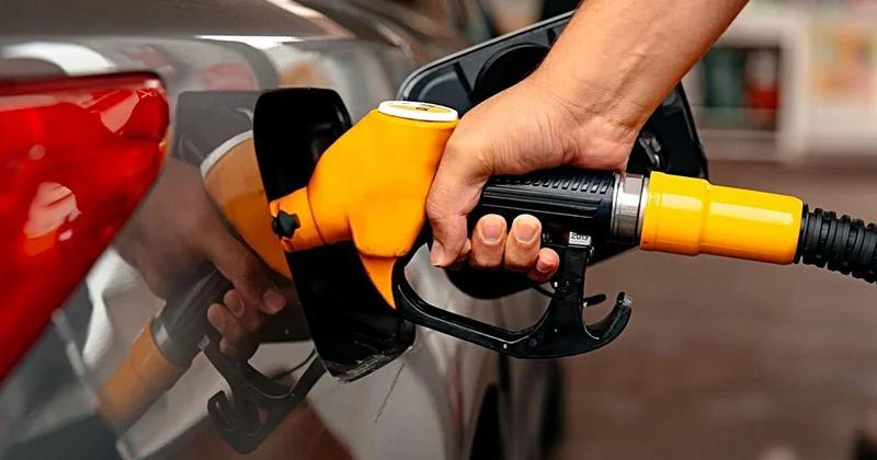 Akaryakıtta tarihi eşik! Motorin 100 lirayı aştı