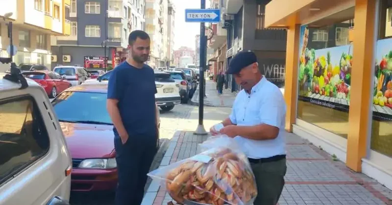 34 yıldır aynı rutininden vazgeçmiyor! Rize’de onu herkes güler yüzüyle tanıyor