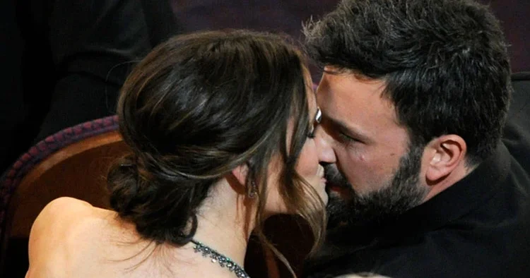 Eski karısına filminde rol teklif etti sonra pişman oldu: Benim sevgilimi oynar mısın!