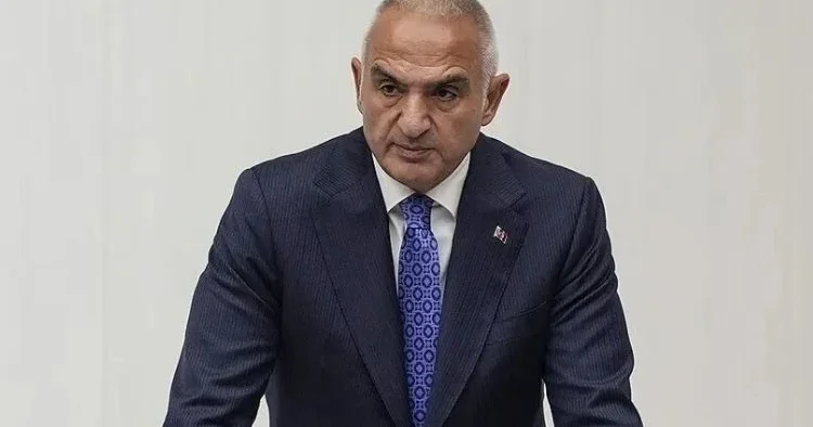 Depremin izleri kültürden de silindi