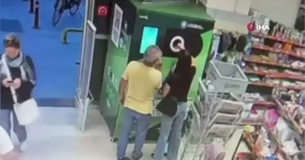 Bursa da acı ölüm! Geri dönüşüm makinesine şişe atarken kalp krizi geçirdi!
