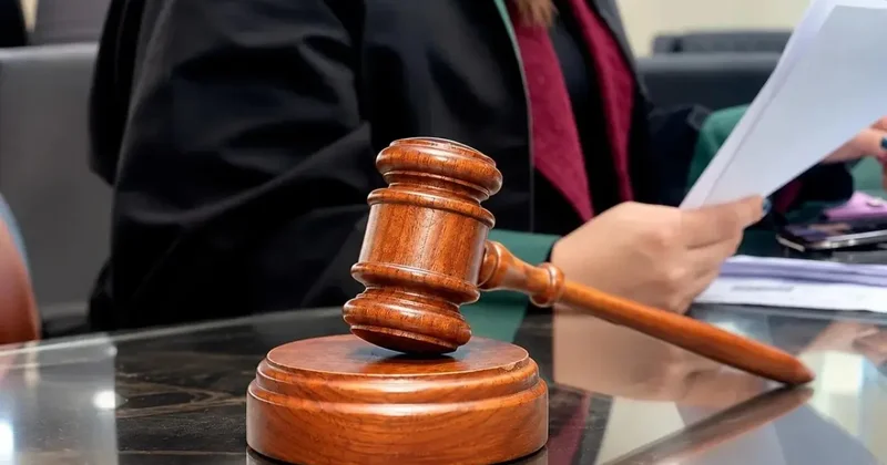 İstanbul daki adliyelerde menfaat çetesine darbe: 2’si avukat 5 kişi yakalandı