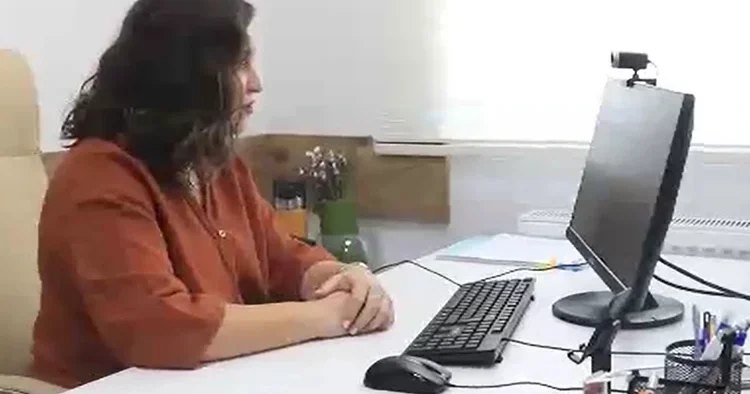 Diyarbakır da uzaktan sağlık dönemi: Kırsaldakiler ve engelliler ekrandan destek alıyor