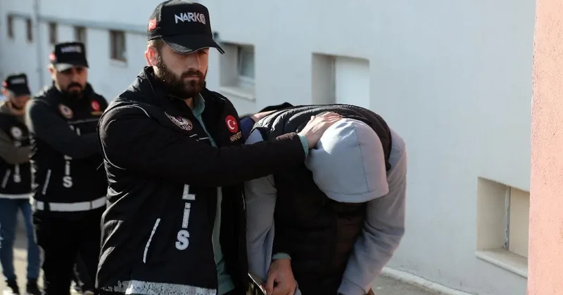 Adana da zehir tacirlerine operasyonda 5 şüpheli tutuklandı