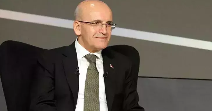 Bakan Şimşek: Deprem harcamalarının etkisiyle yüzde 130’u aşan iç borcu önümüzdeki sene belirgin şekilde azaltacağız