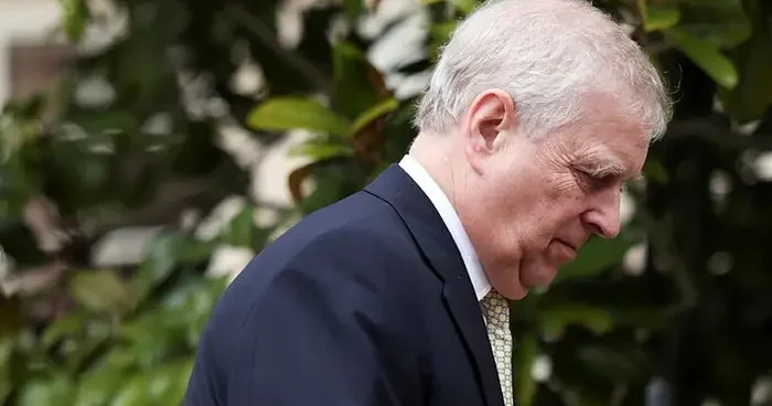 Kralı Charles ile görüşen Prens Andrew, kraliyet unvanlarından vazgeçti! Epstein iddiaları ve skandallarla gündeme gelmişti