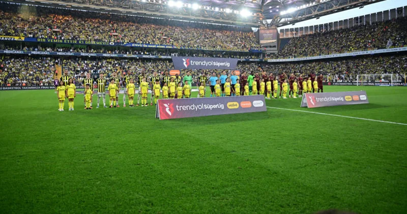 Fenerbahçe de Chobani Stadı nın hibrit çimleri yenilendi Fenerbahçe Haberleri