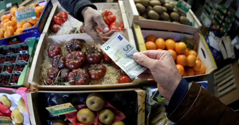 Euro bölgesinde yıllık enflasyon yüzde 2,2 oldu