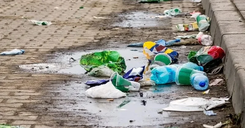 Yeni uygulama hayata geçiyor: Yere çöp ve izmarit atan yandı Sözcü Gazetesi